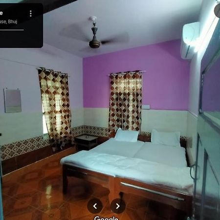 City Guest House Bhuj Bagian luar foto